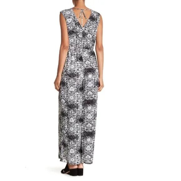 DR2 by Daniel Rainn Sleeveless JUMPSUIT - Picture 2 of 6